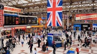 A Walk Through The London Victoria Station London England [upl. by Tybi]